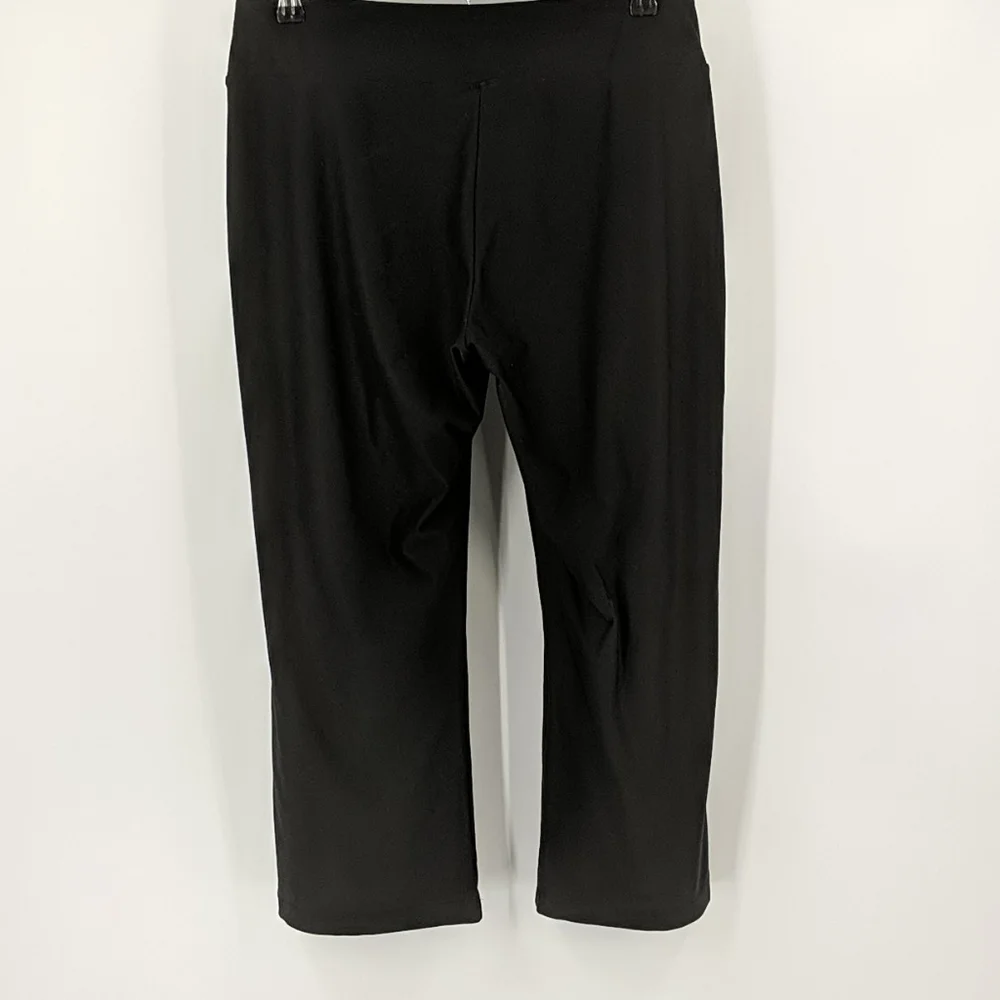 NIKE FitDry Cropped Athletic Pants
